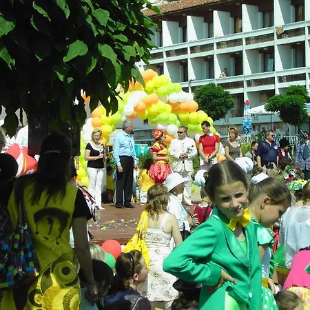 Family 2* Balcic